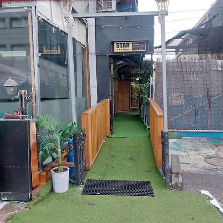 Star Guest- House Hotel Or Yehuda Bagian luar foto