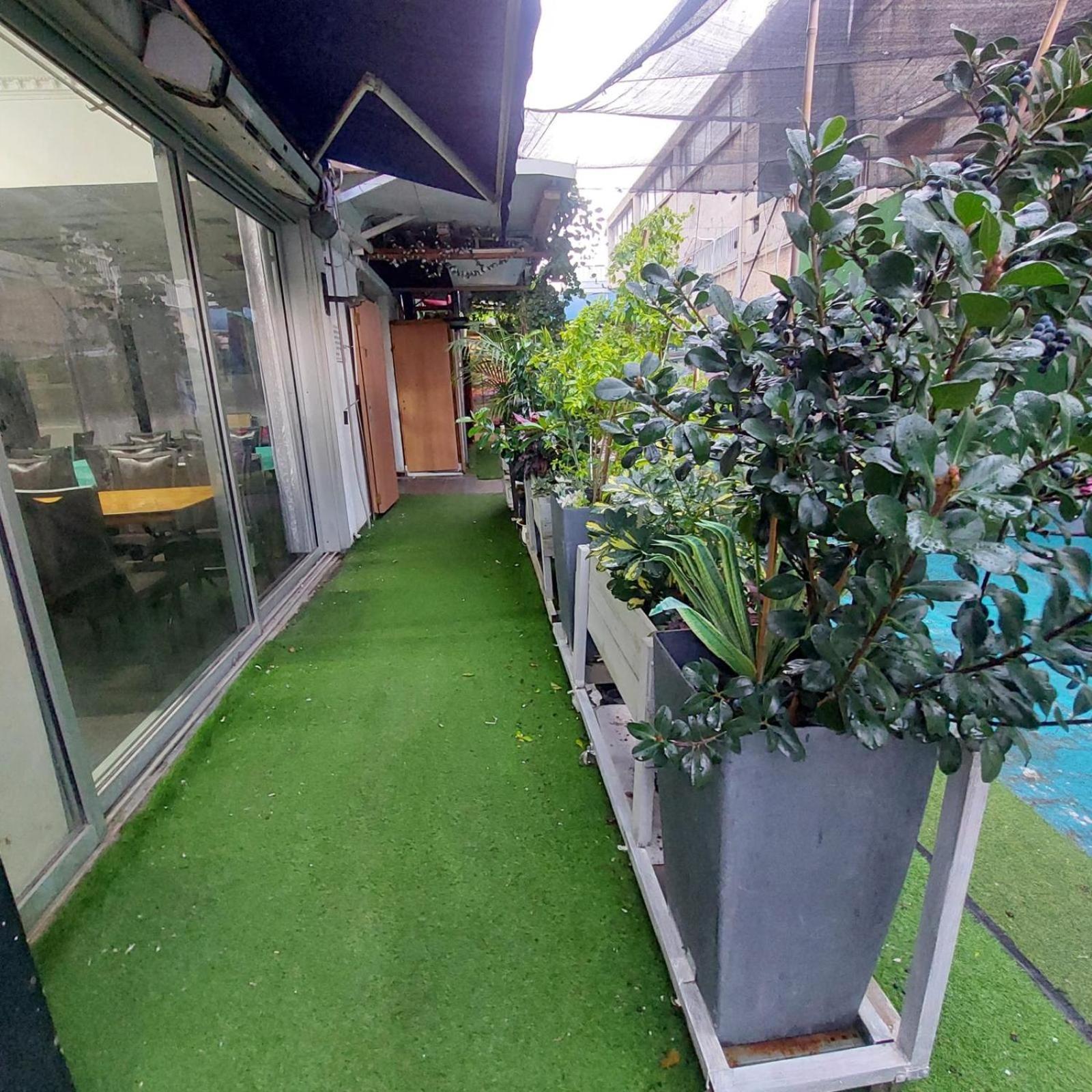 Star Guest- House Hotel Or Yehuda Bagian luar foto