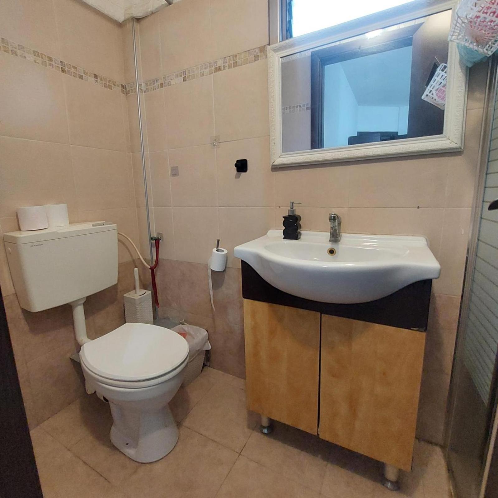 Star Guest- House Hotel Or Yehuda Bagian luar foto