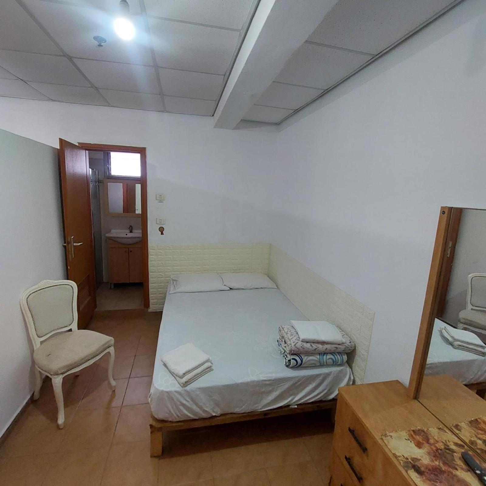 Star Guest- House Hotel Or Yehuda Bagian luar foto