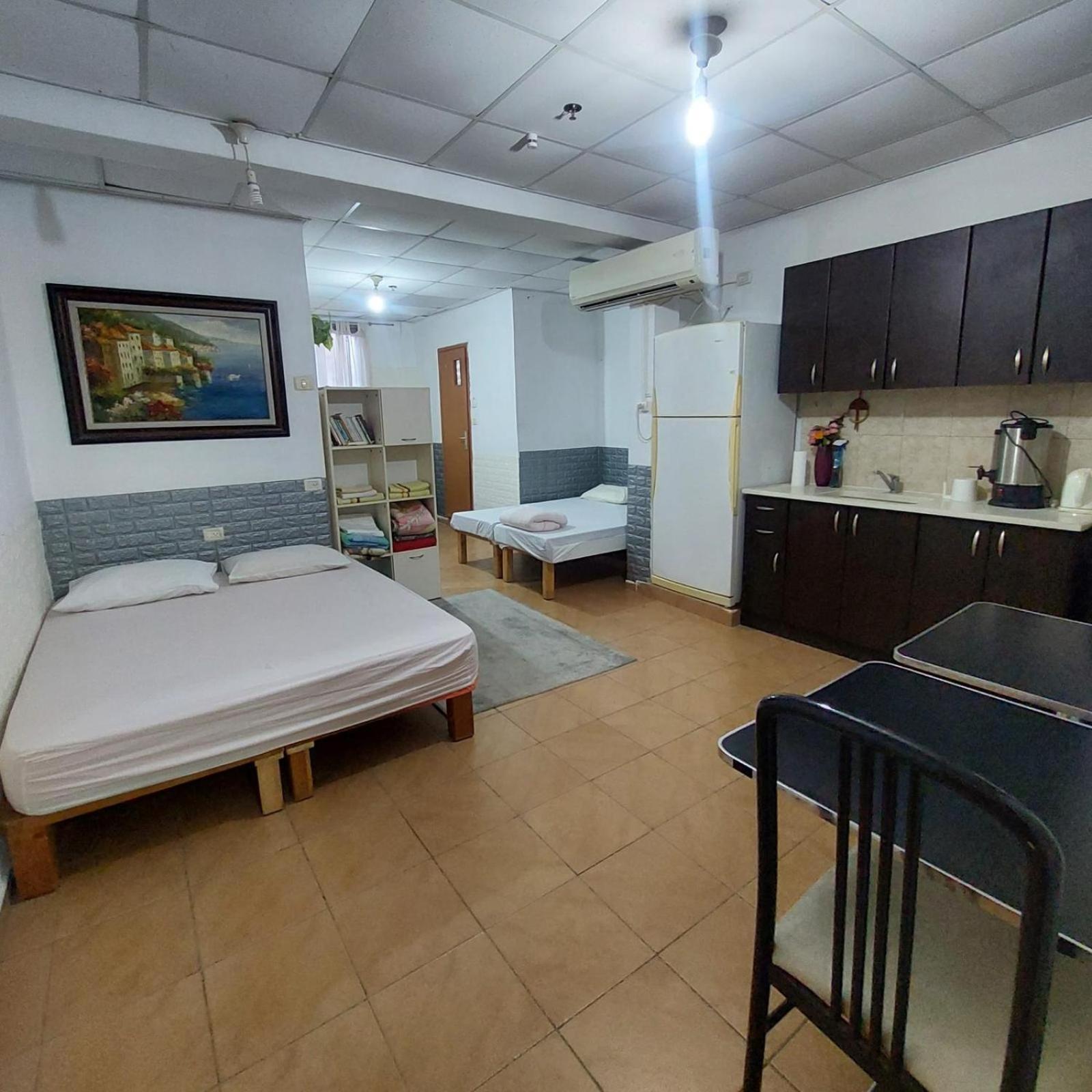 Star Guest- House Hotel Or Yehuda Bagian luar foto