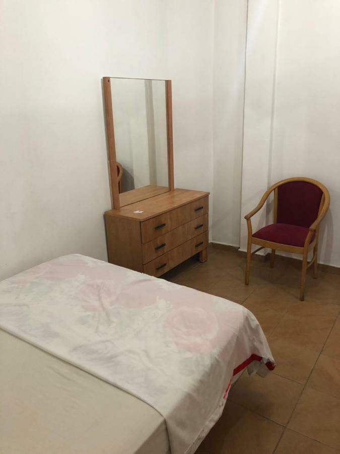 Star Guest- House Hotel Or Yehuda Bagian luar foto